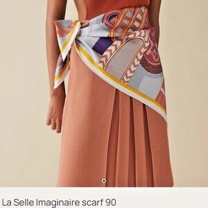 Authentic Hermès 100% silk scarf - New without tags (90 cm)